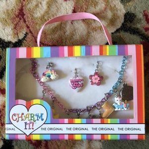 Looking for Amy!!! NIB superb quality necklace with detailed charms & name Amy